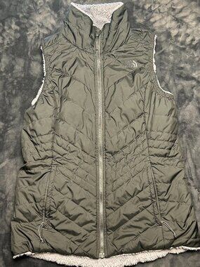 The North Face Reversible Vest Women M Sherpa Fleece Puffer Dark Gray Light